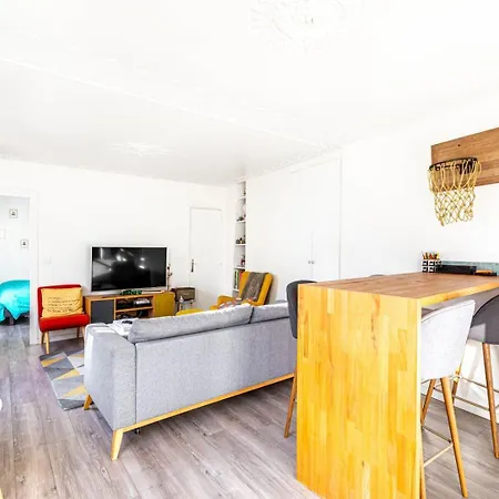 Guestready - Elevated Charm Near Notre-dame דירה *